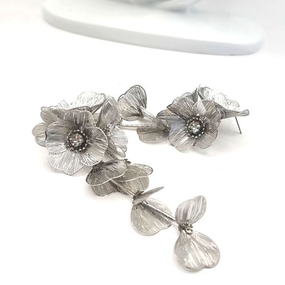 New ZARA cascading flowers silver earrings - Picture 9 of 13